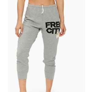 FREECITY—Women’s Joggers in Heather Gray. Size Small
